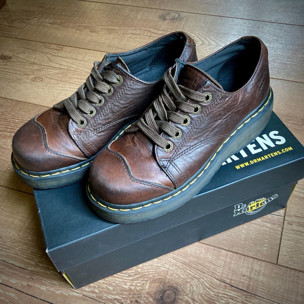 Dr. Martens brown leather Oxford shoes size 7